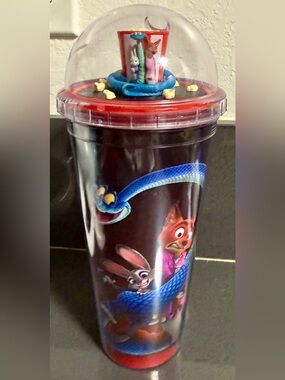 RARE ZOOTOPIA 2 FIGURES TOPPER THEATER DRINK TUMBLER CUP 20oz NO STRAW DISNEY